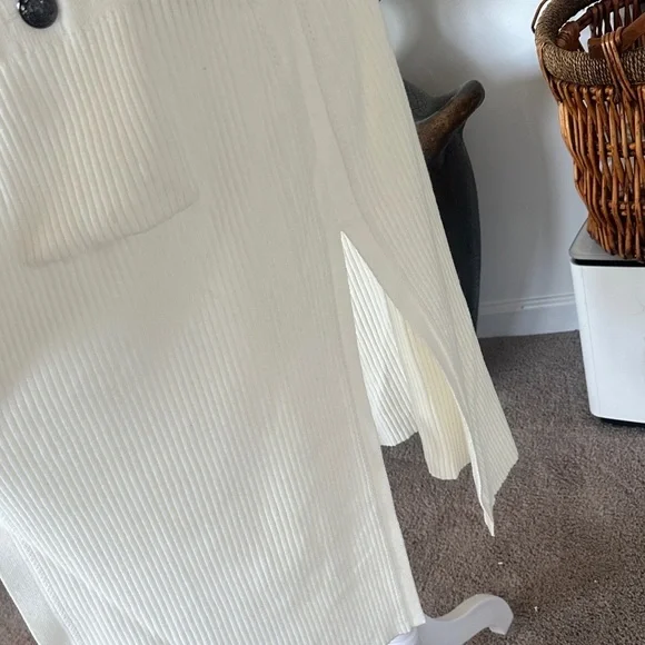 White House Black Market Cream Cardigan - Picture 4 of 7